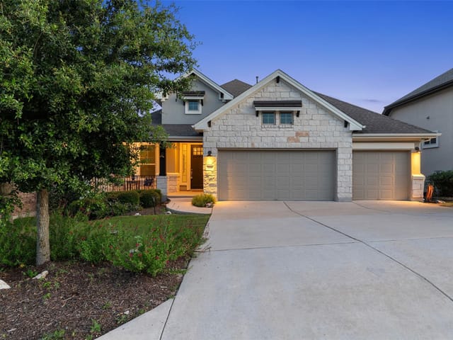 728 Jacksdaw DR