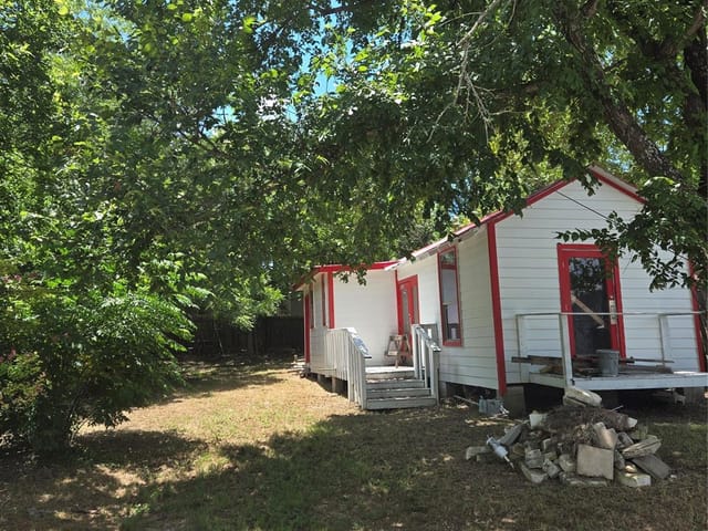 729 Chihuahua St