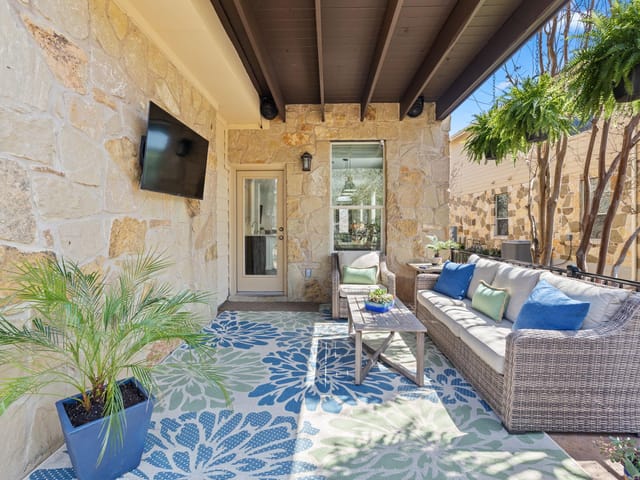 7300 Colina Vista Loop Loop Unit #A
