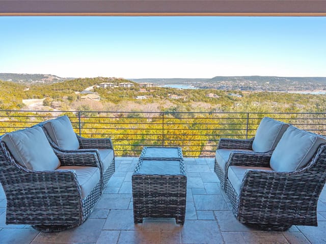 7300 Flagship Park Dr