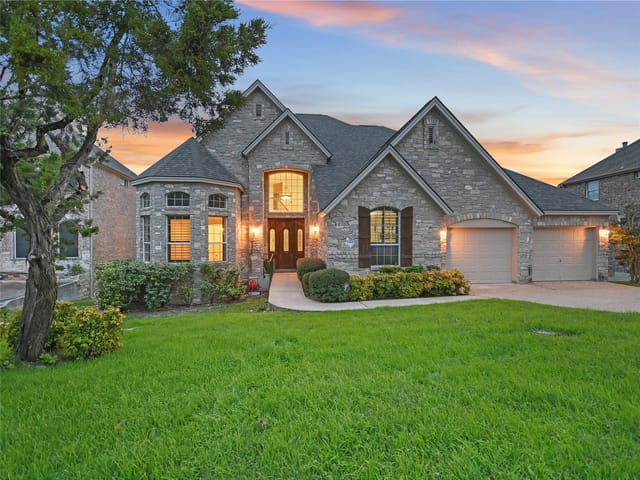 7300 Roaring Springs Dr