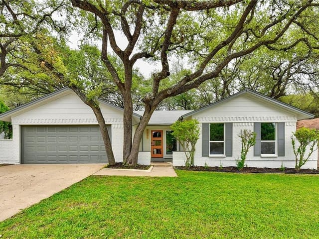7301 Lunar Dr