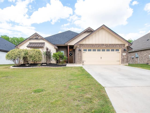 7302 Golden Heart Dr