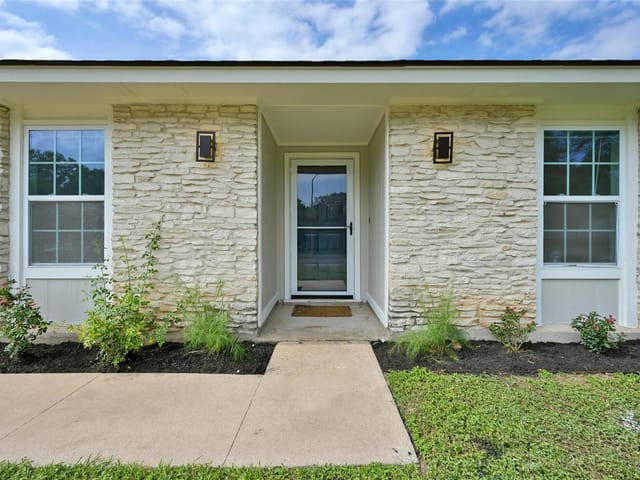 7303 FERNDALE Cir