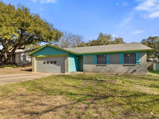 7303 Loganberry Dr