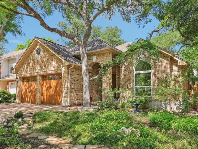 7304 John Blocker DR