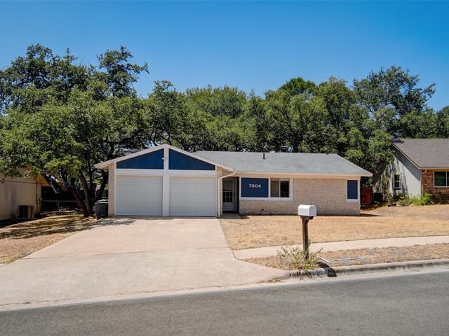 7304 Loganberry Dr