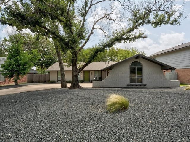 7305 Sevilla Dr