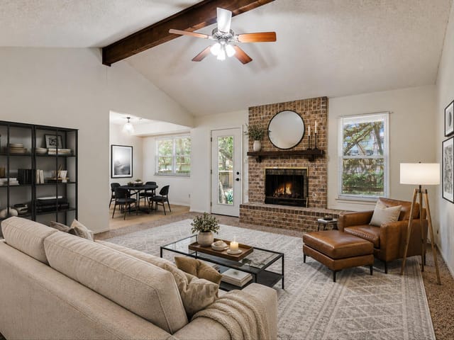 7306 Loganberry DR
