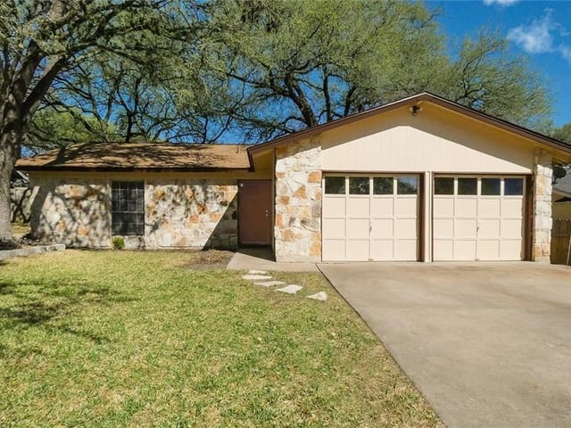 7307 LOGANBERRY Dr