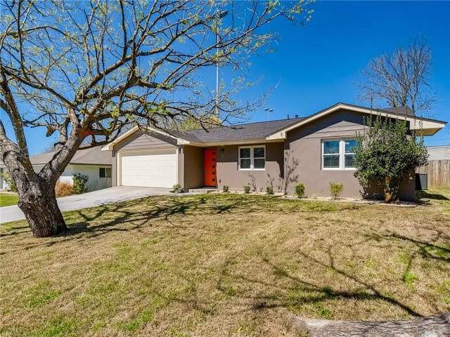7310 Meadowood Dr
