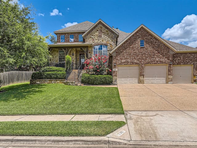 7311 Roaring Springs Dr