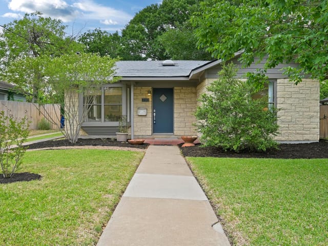 7313 Grover Ave