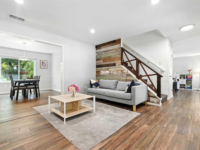 7314 Danwood Dr
