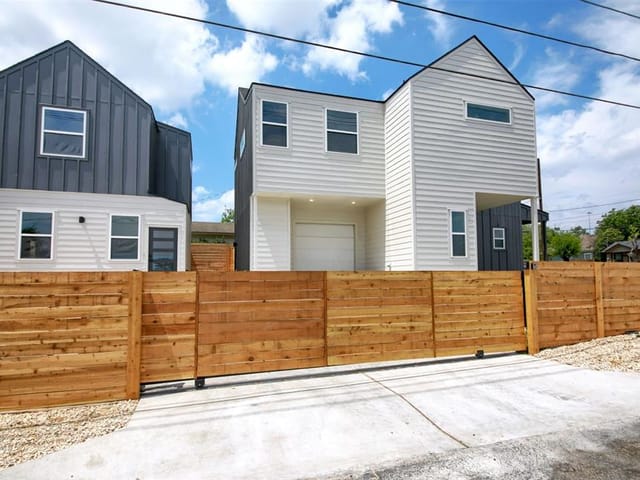 7315 Bennett Ave