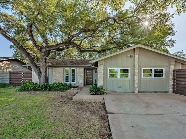 7315 Scenic Oaks Cir
