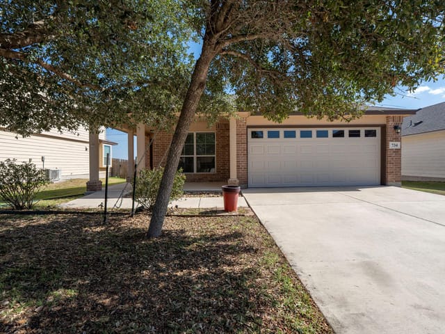 734 Wolfeton Way
