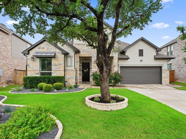 735 Whitetail DR