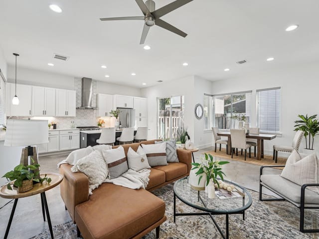 739 Gunter ST Unit #1