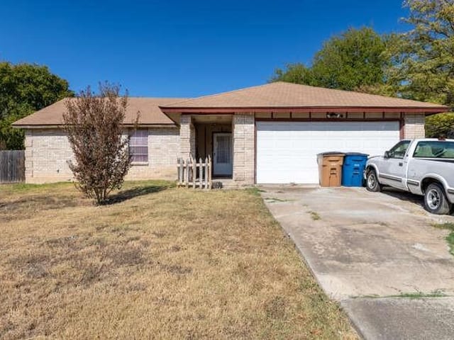 7400 Lazy Creek Dr