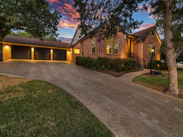 7400 Rain Creek Pkwy