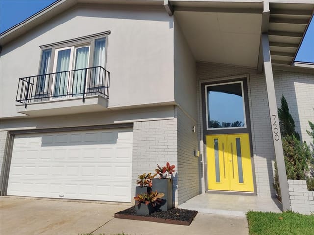 7400 Sevilla Dr