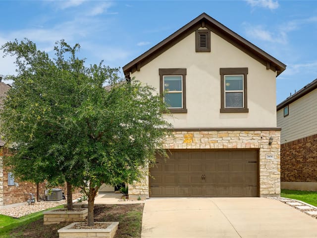 7404 Albany Dr