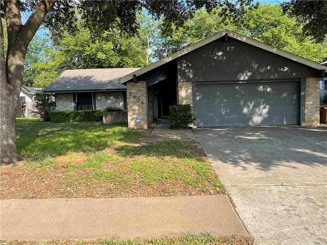 7404 Crystalbrook Dr