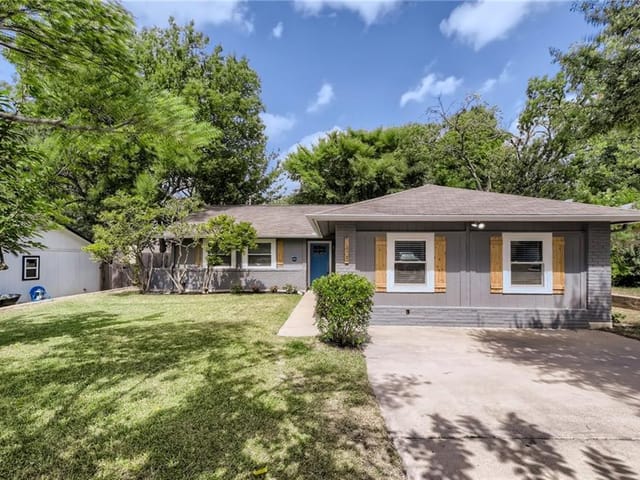 7404 Shadywood Dr
