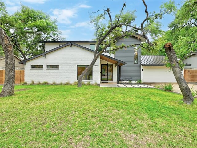 7404 W Rim Dr