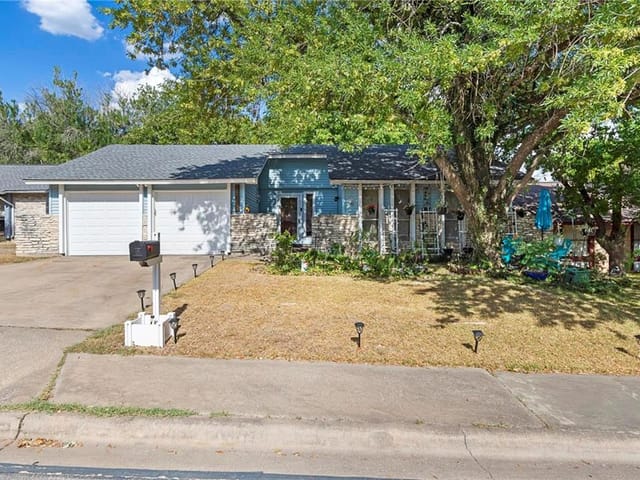 7405 Lunar Dr