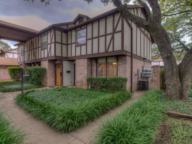 7406 Shadow Hill Dr Unit #101
