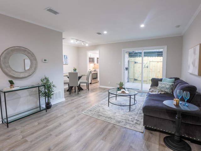 7406 Shadow Hill DR Unit #104