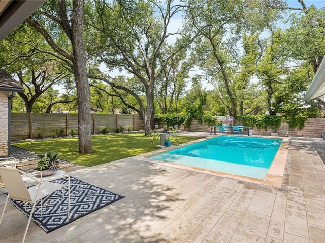 7406 W Rim Dr
