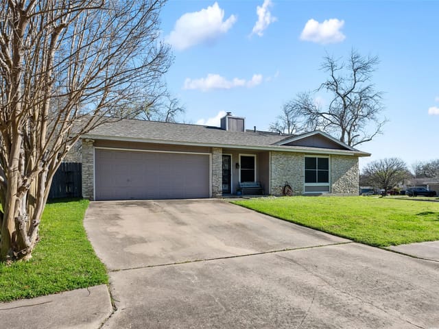 7407 FERNDALE Cir