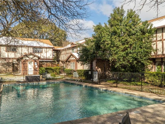 7409 Shadow Hill Dr Unit #104