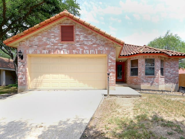 7410 Tom Watson Ct