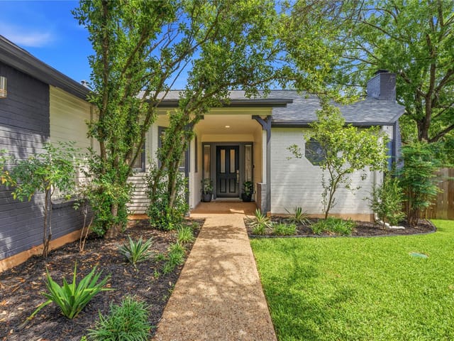 7413 Lakewood DR