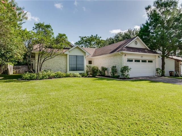 7414 Whistlestop Dr