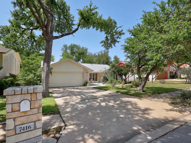 7416 Fireoak Dr