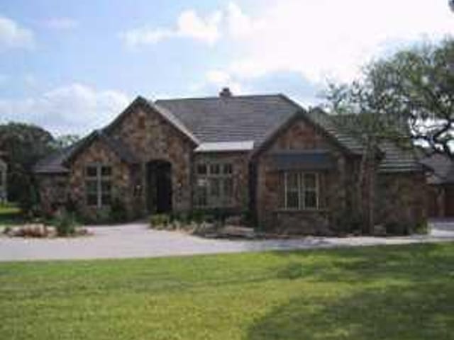 7416 Oak Shores DR