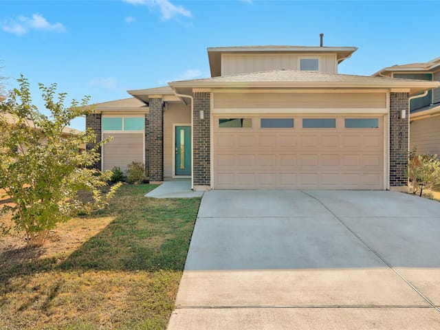 7421 Peggie Nell DR