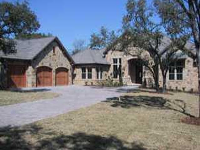 7424 Oak Shores DR