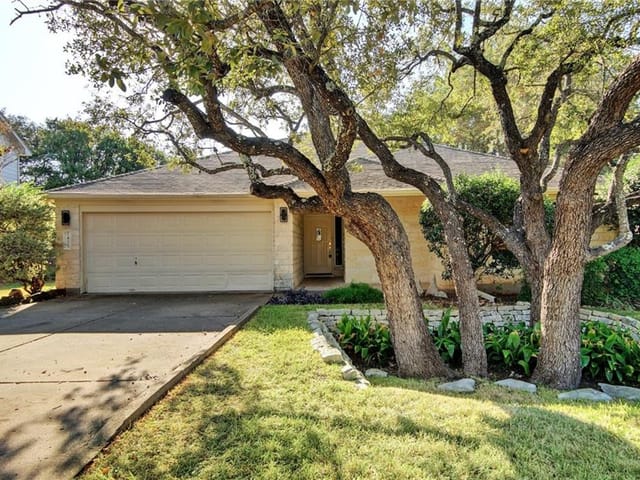 7425 Amanda Ellis Way