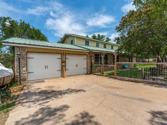 745 Driftwood Ln