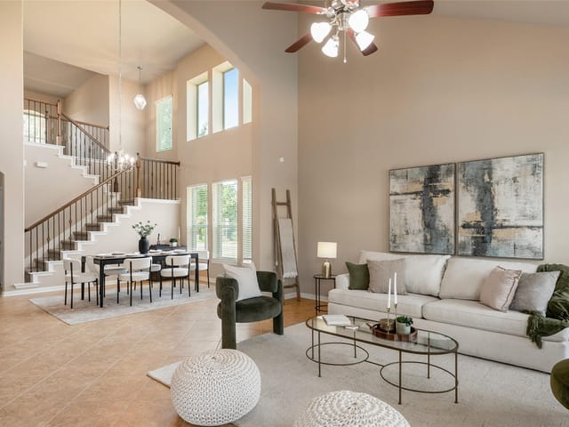 746 Easton DR