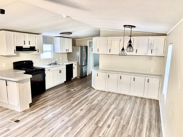 750 Oak Mdws