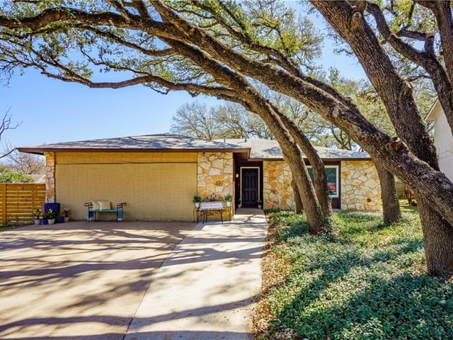 7501 Palmetto Cir