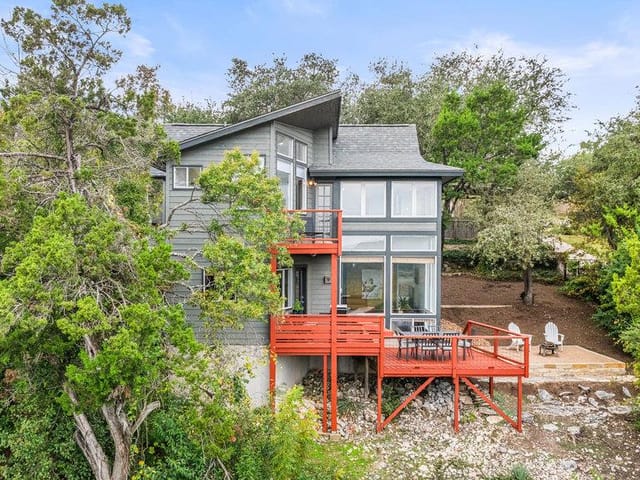 7504 Anaqua DR