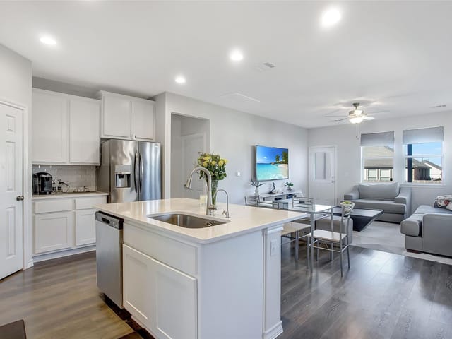 7504 Elk Grove Path